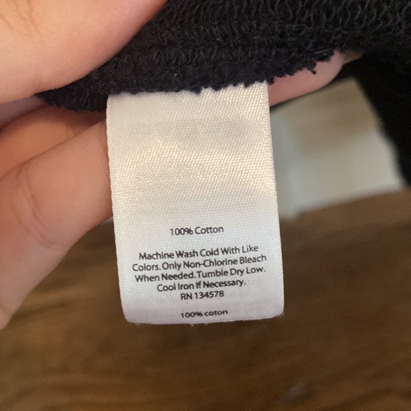 Women’s Vineyard Vines Shep Shirt in College Maroon - Picture 5 of 5